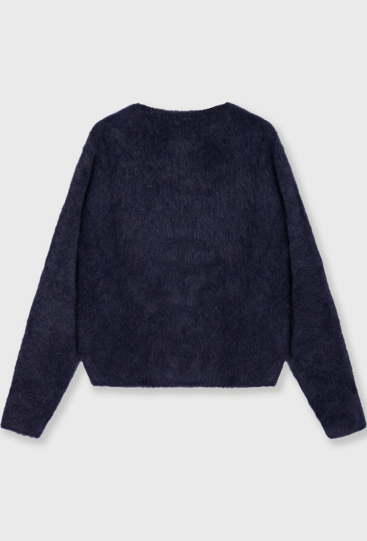 Puszysty sweter w granatowym kolorze