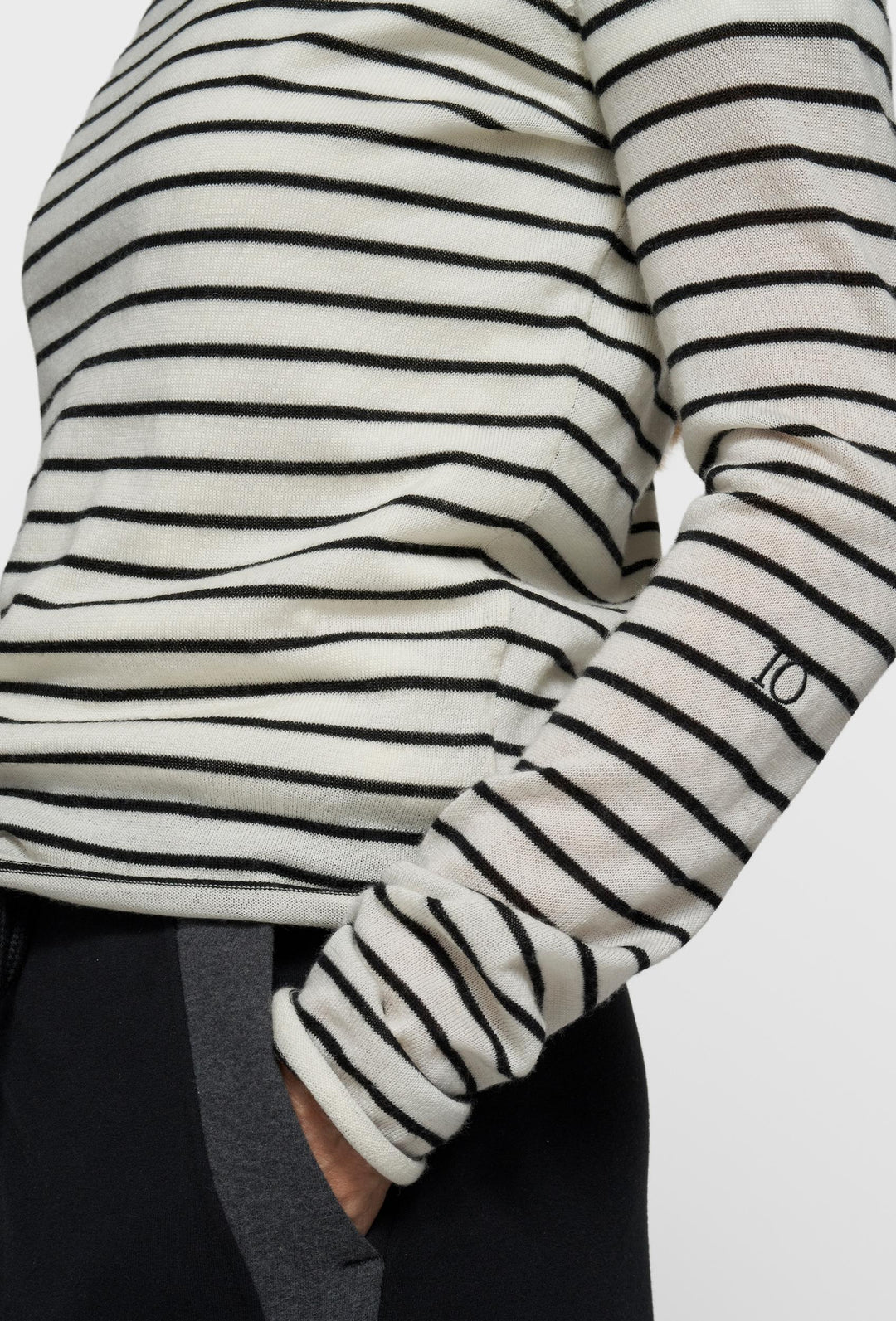 Dzianinowa bluzka w paski z długim rękawem