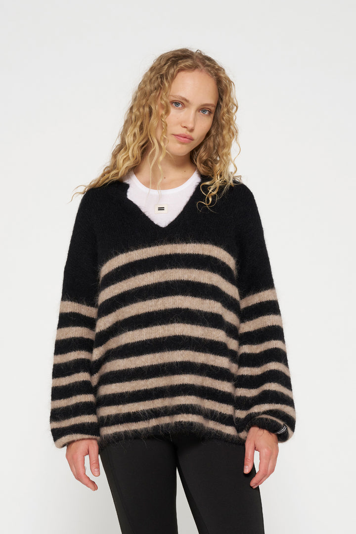 Mięsisty sweter oversize z wełną alpaka