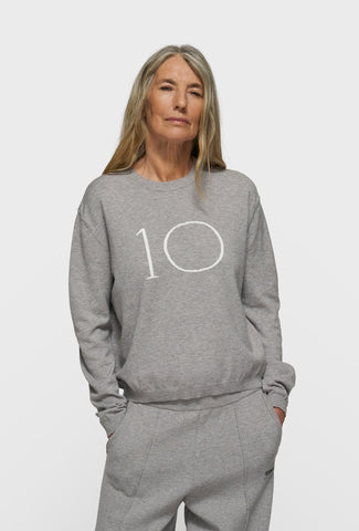 Dzianinowy sweter w szarym kolorze z logo marki 10DAYS