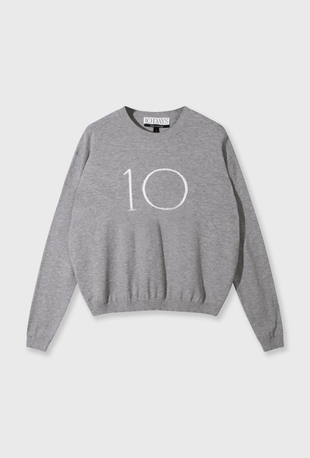 Dzianinowy sweter w szarym kolorze z logo marki 10DAYS