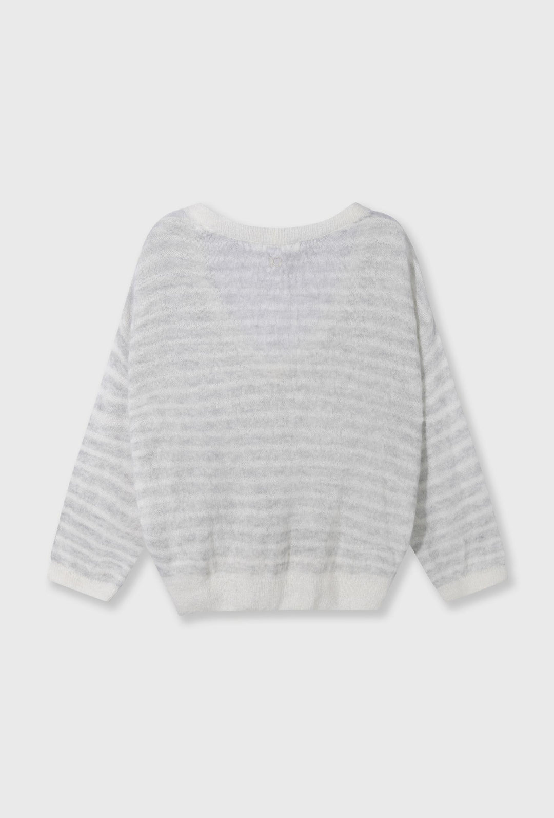 Luźny sweter w pasy z dekoltem V