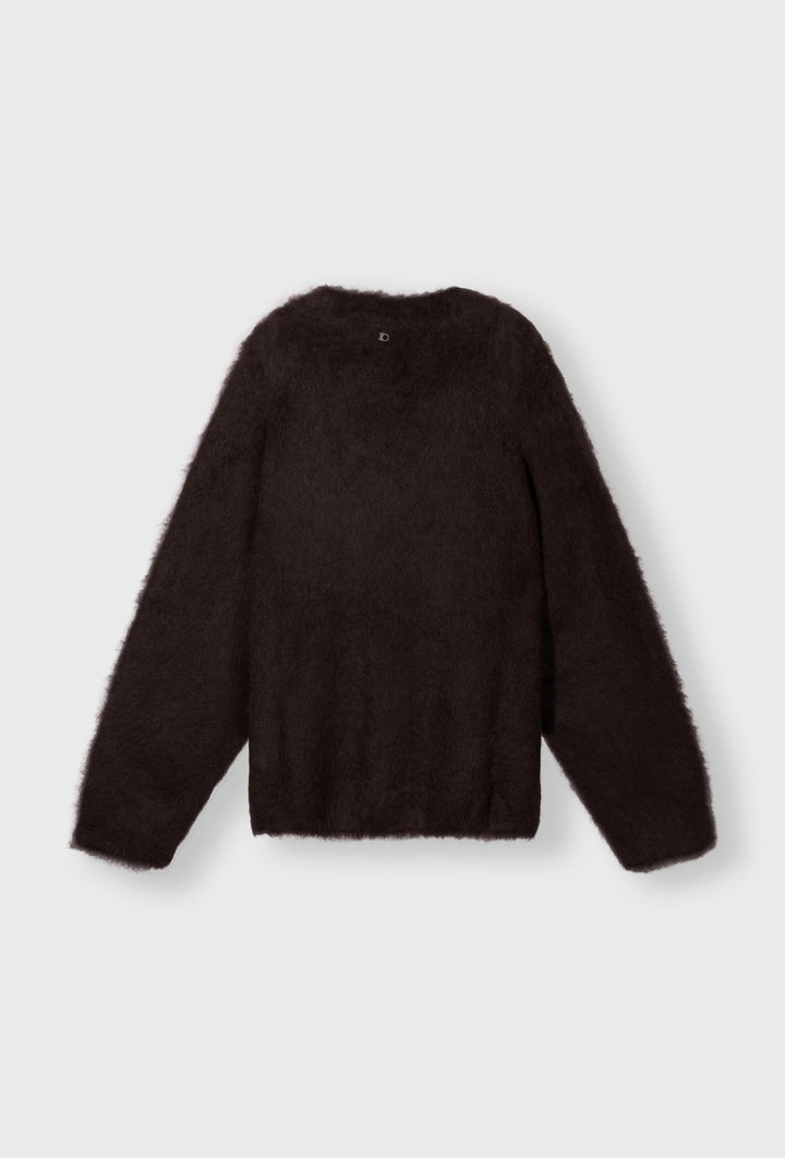 Puchaty oversizowy sweter z głębokim dekoltem w kształcie litery V