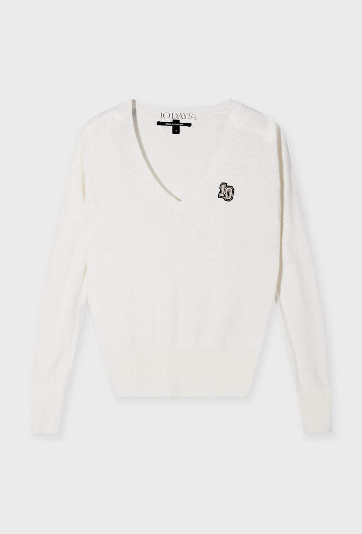 Lekki sweter z dekoltem w serek w kolorze ecru