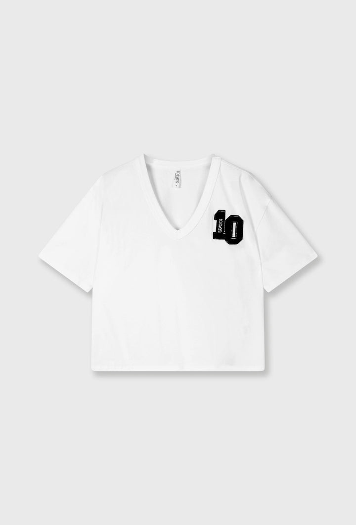 Bawełniany T-shirt z dekoltem V i naszywką "10"