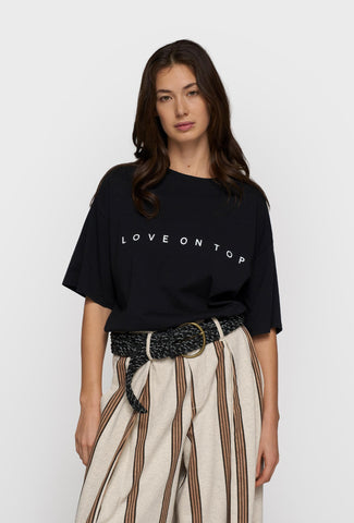 Oversizowy t-shirt z napisem w czarnym kolorze