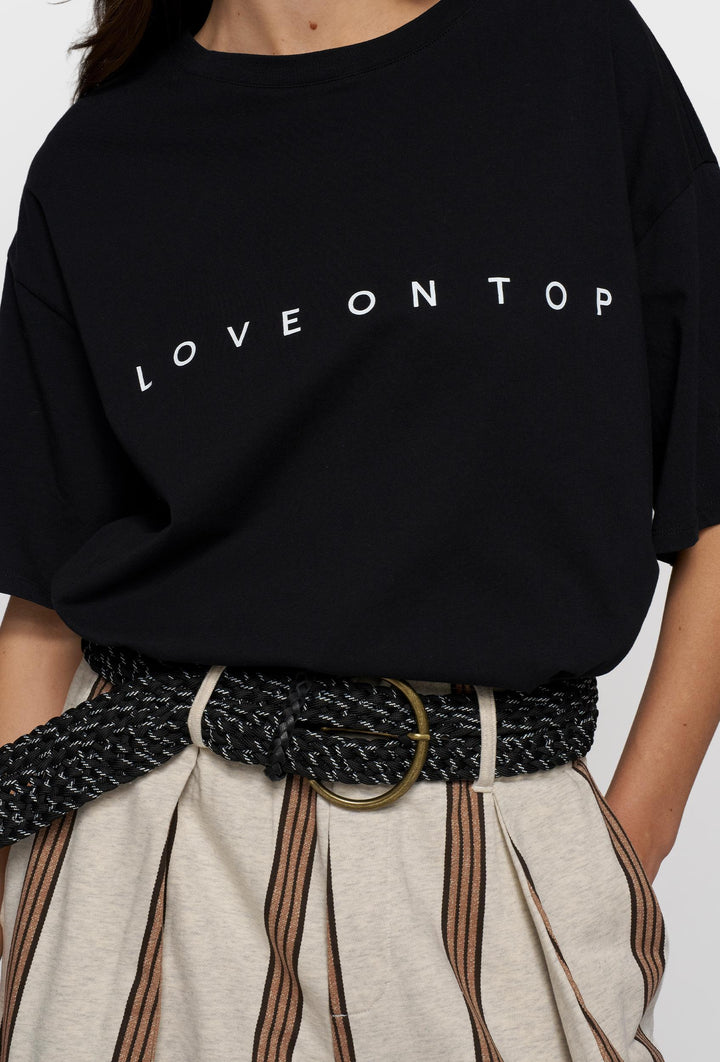 Oversizowy t-shirt z napisem w czarnym kolorze