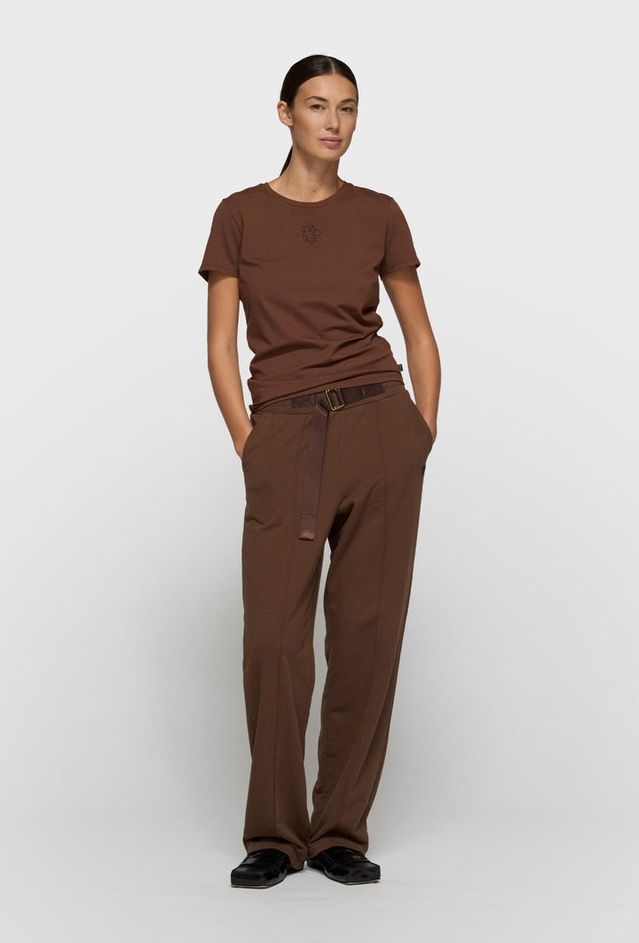 Dopasowany t-shirt z haftowanym logo