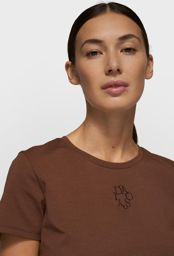 Dopasowany t-shirt z haftowanym logo