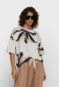 Oversize T-shirt z kwiatowym nadrukiem ecru