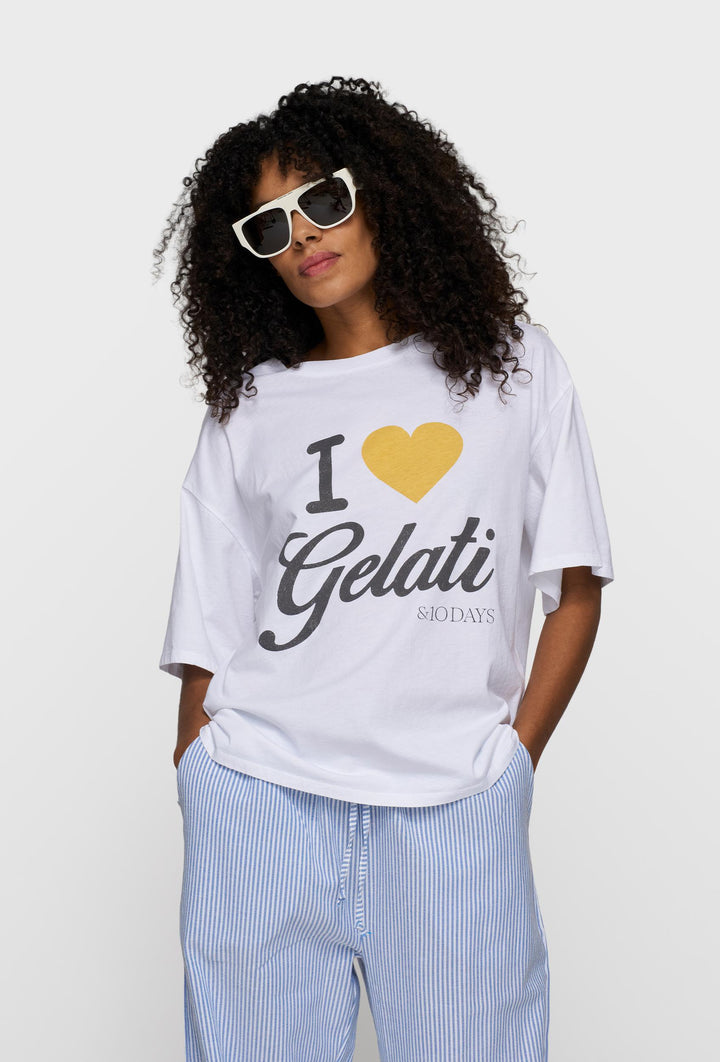 T-shirt w białym kolorze z nadrukiem „I Love Gelati”