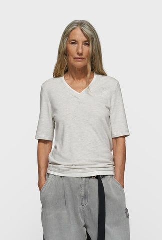 T-shirt z dekoltem V i haftowanym logo