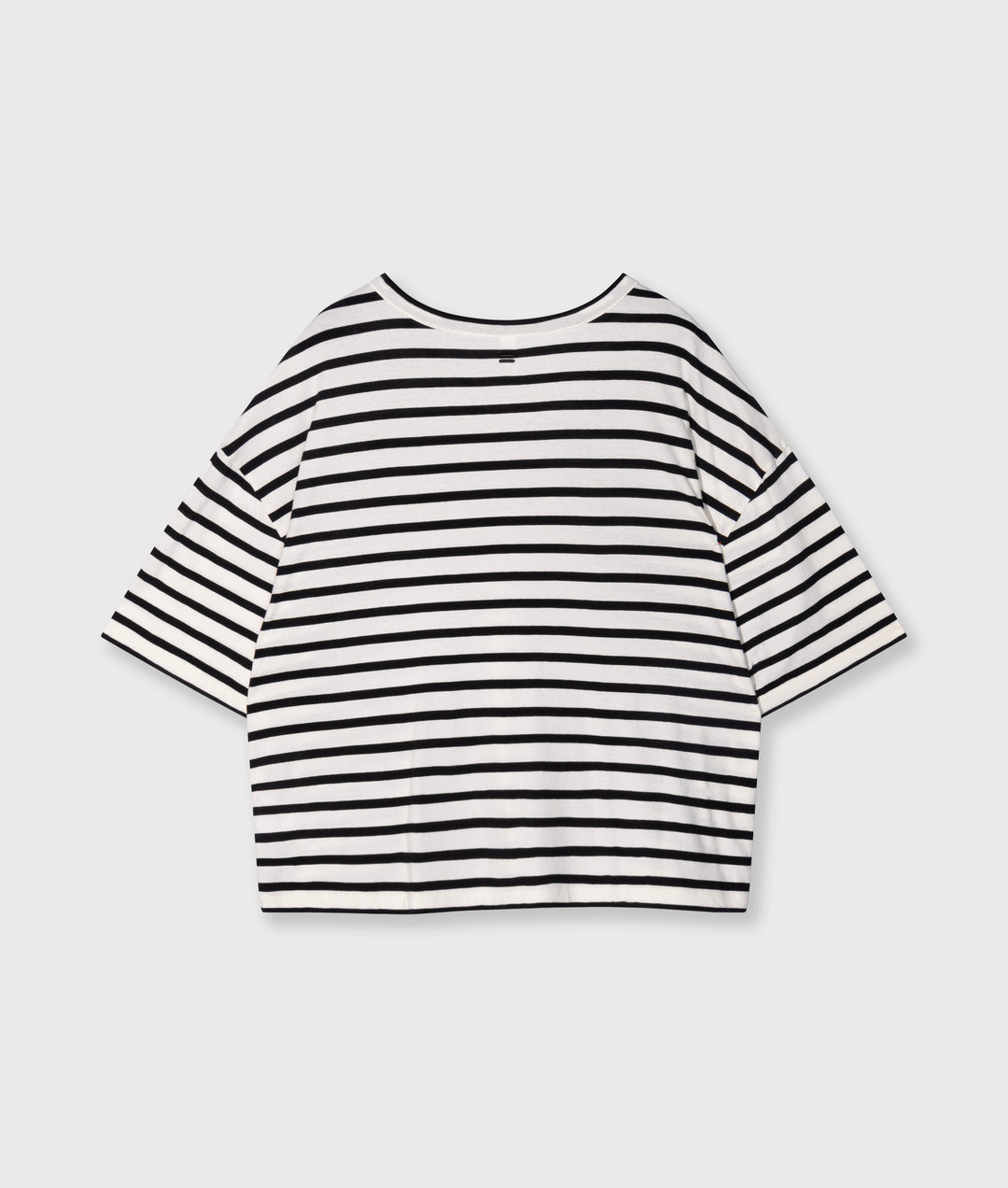 Swobodny t-shirt w paski z dekoltem w serek