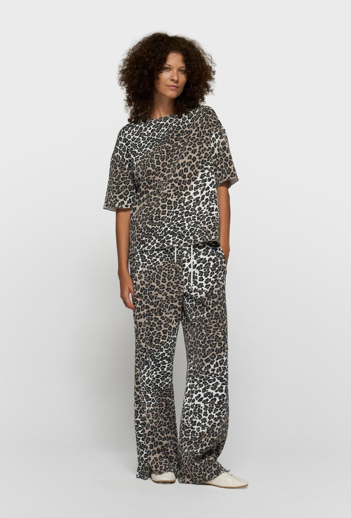 T-shirt oversize w panterkę