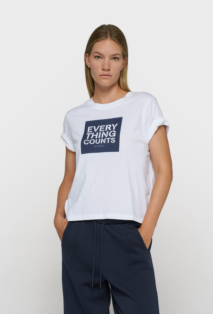 Biały T-shirt z nadrukiem Everything Counts