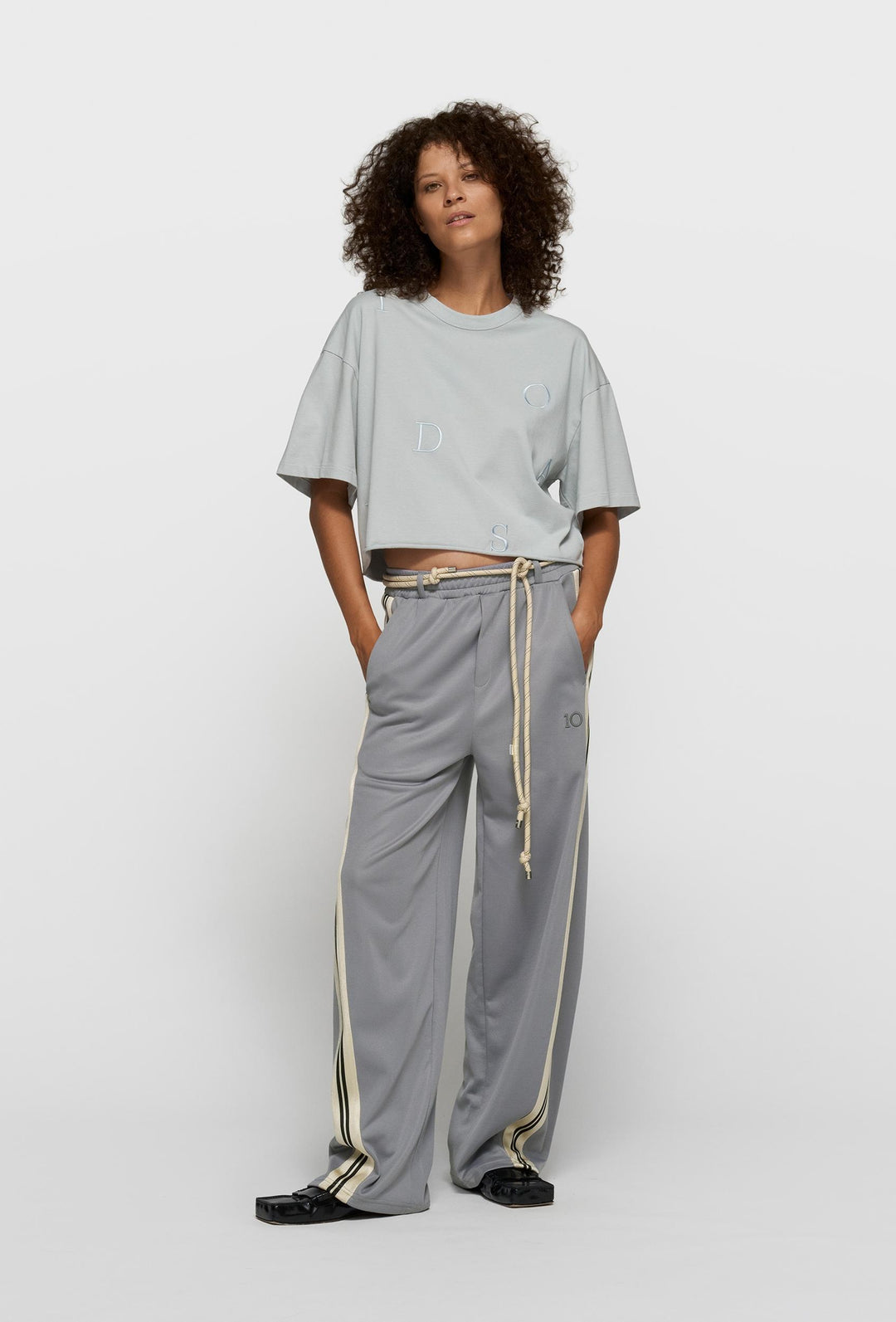 Bawełniany T-shirt oversize z haftowanym logo 10DAYS