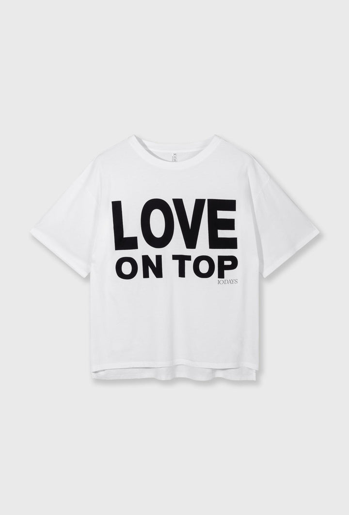 T-shirt oversize w białym kolorze z