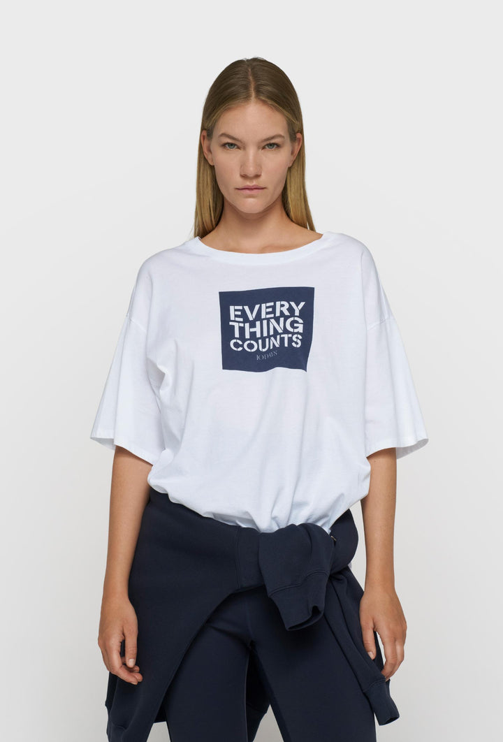 Biały T-shirt z nadrukiem Everything Counts