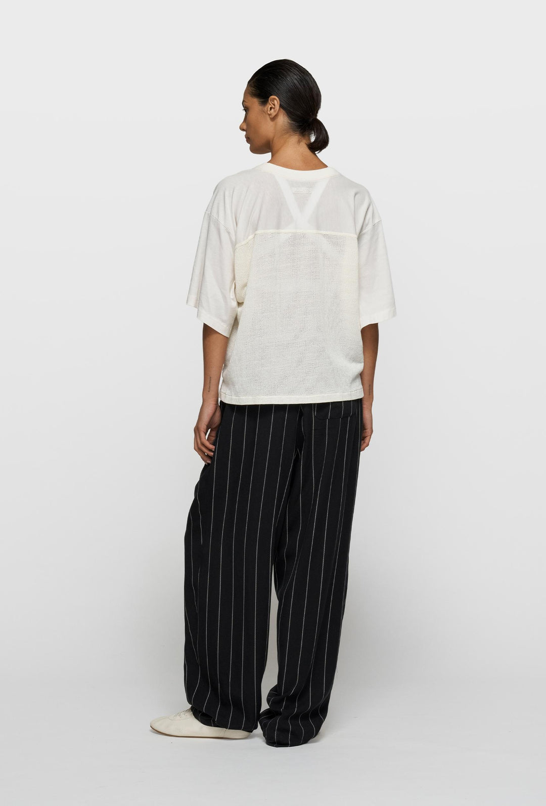 Oversizowy T-shirt o strukturze siatki „10”