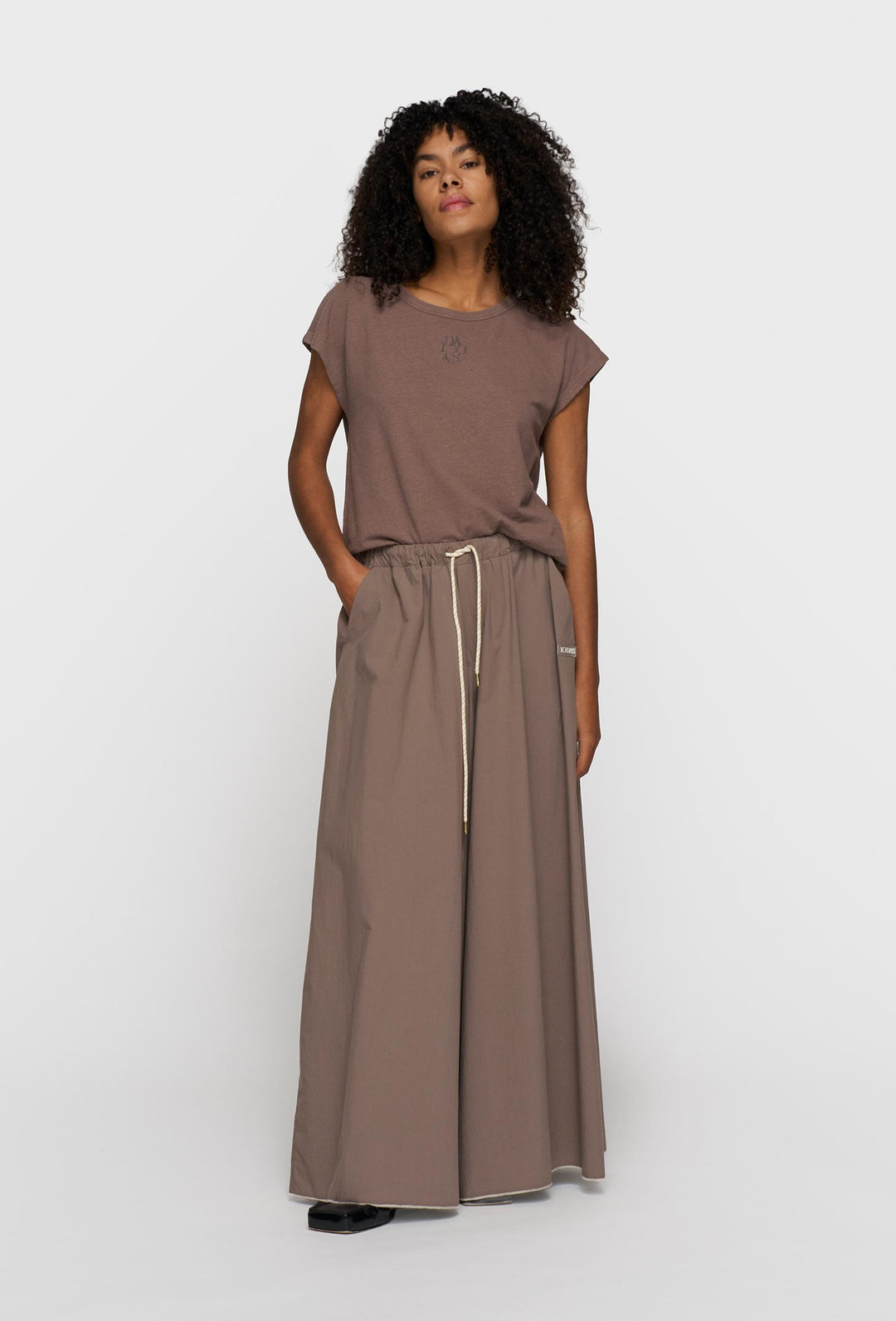 T-shirt minimalistyczne w kolorze taupe