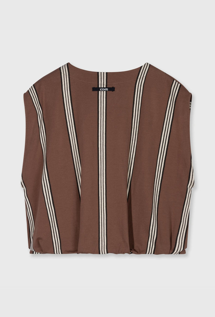 Luźmy lekki top na szerokich ramiączkach w brązowym kolorze