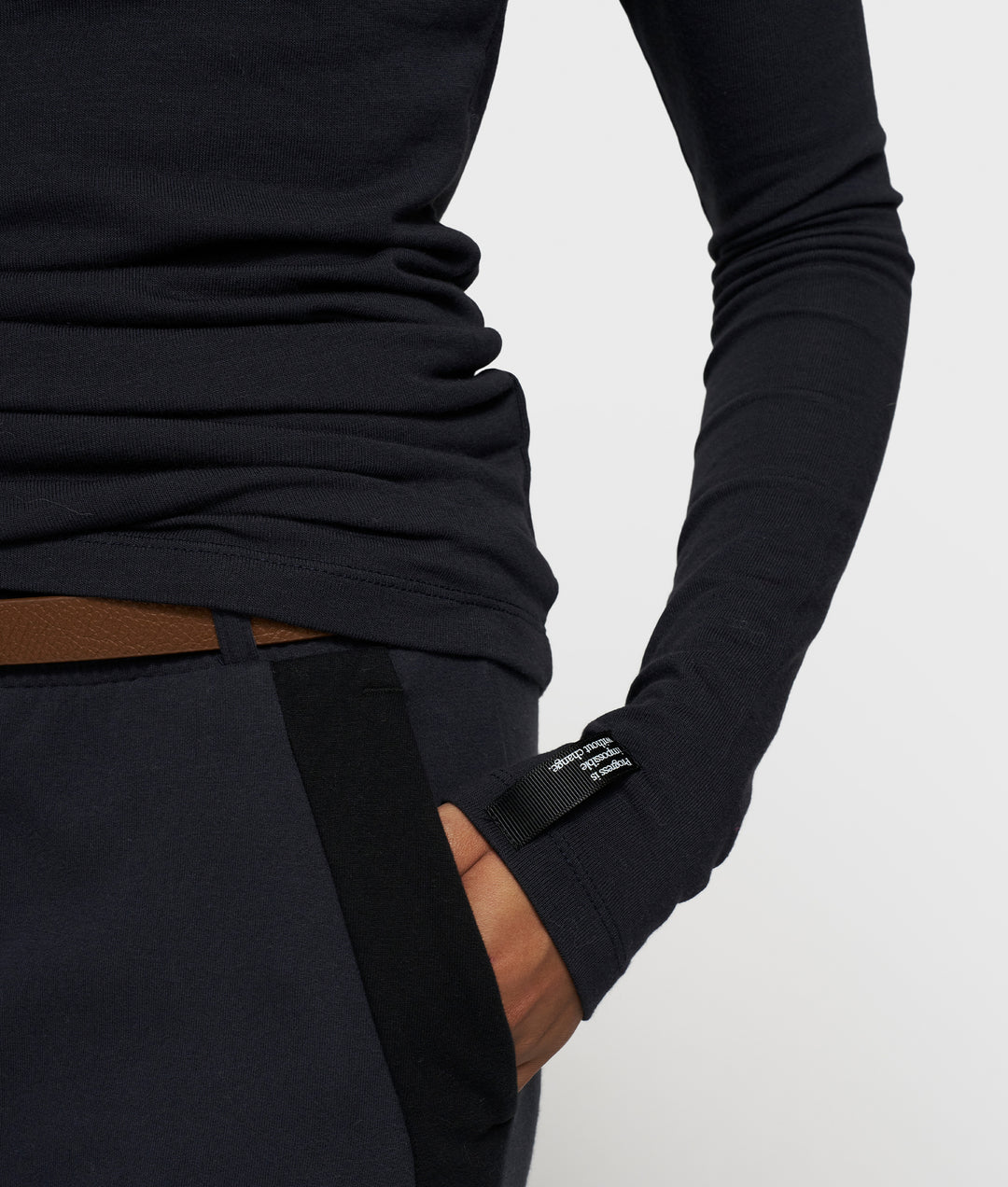 Gładki longsleeve w granatowym kolorze