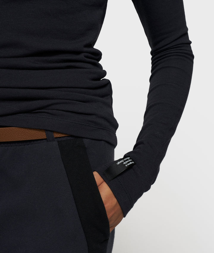 Gładki longsleeve w granatowym kolorze