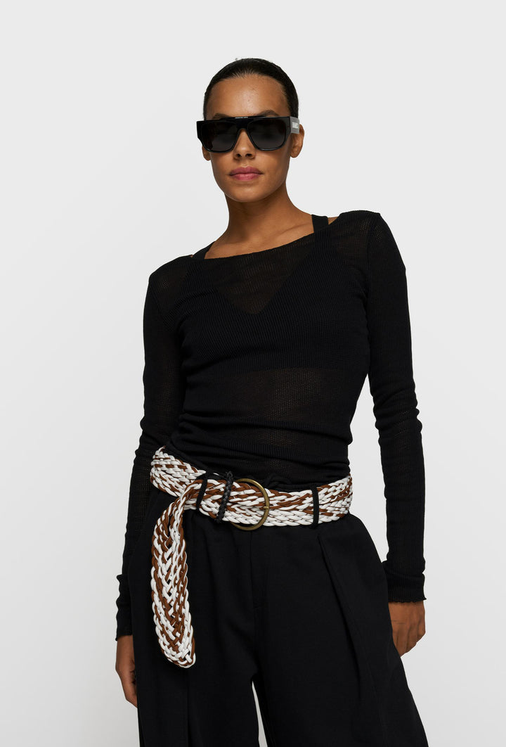 Delikatnie siateczkowa bluzka z długim rękawem