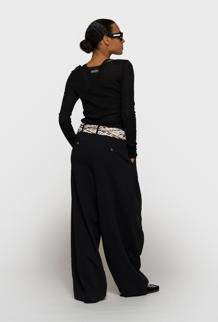 Delikatnie siateczkowa bluzka z długim rękawem