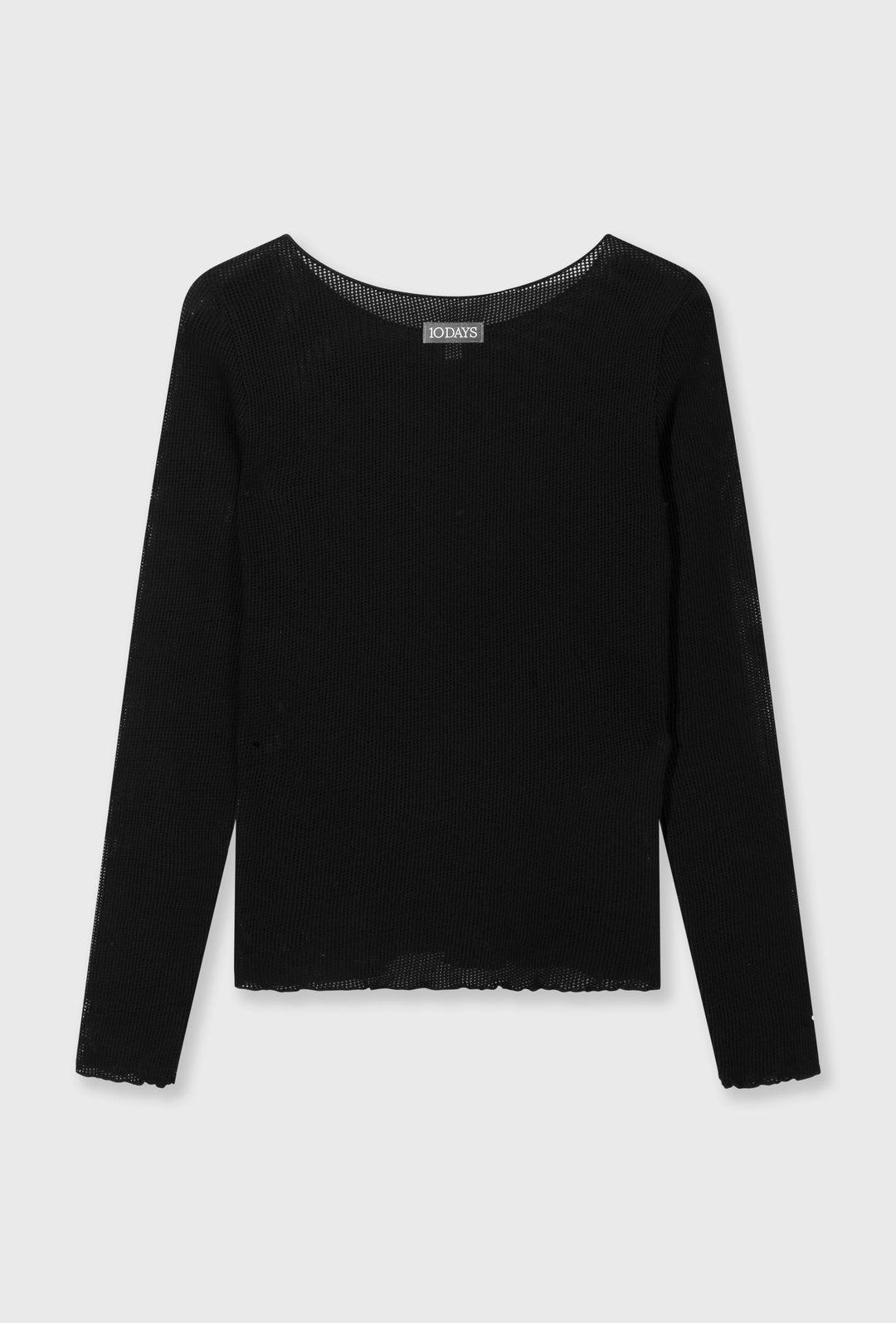 Delikatnie siateczkowa bluzka z długim rękawem