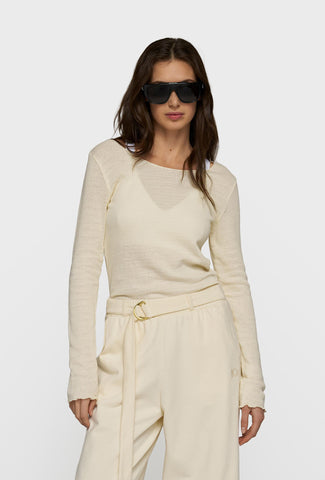 Lekka, delikatnie siateczkowa bluzka w kolorze ecru