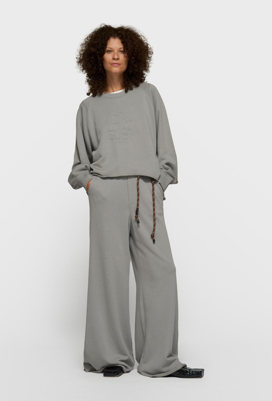 Bluza oversize z haftowanym logo