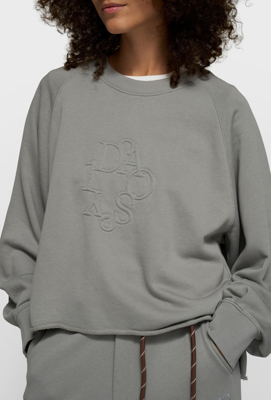 Bluza oversize z haftowanym logo