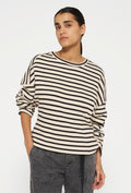 Sweter w kolorze ecru w czarne, poziome, cienkie paski