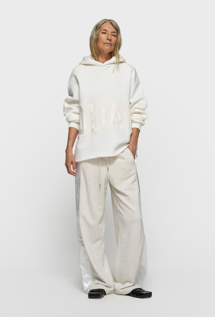 Kremowa bluza z kapturem z aplikacją „10DAYS”