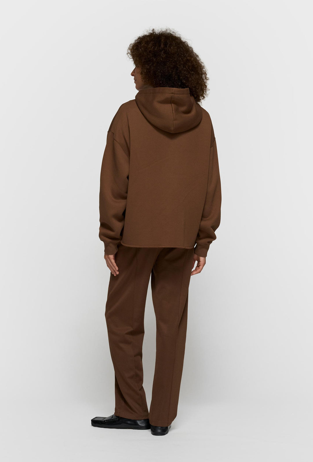 Brązowa bluza z kapturem z dużą aplikacją „10DAYS”