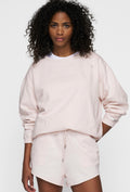 Minimalistyczna bluza w pudrowym kolorze