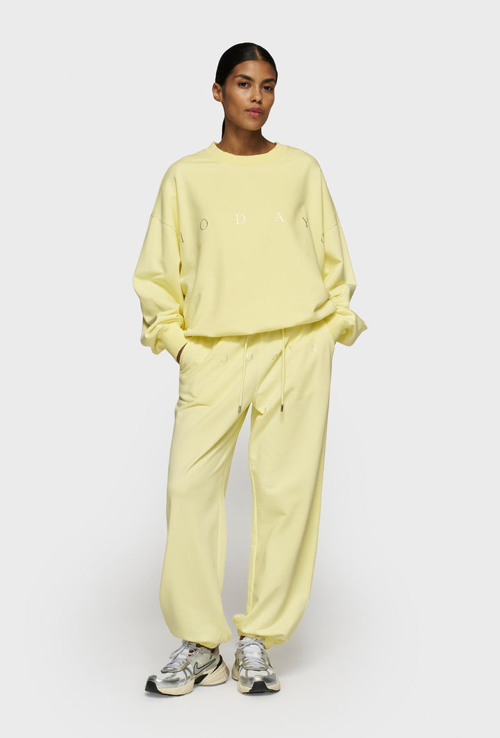 Nierozpinana bluza w pastelowym żółtym kolorze