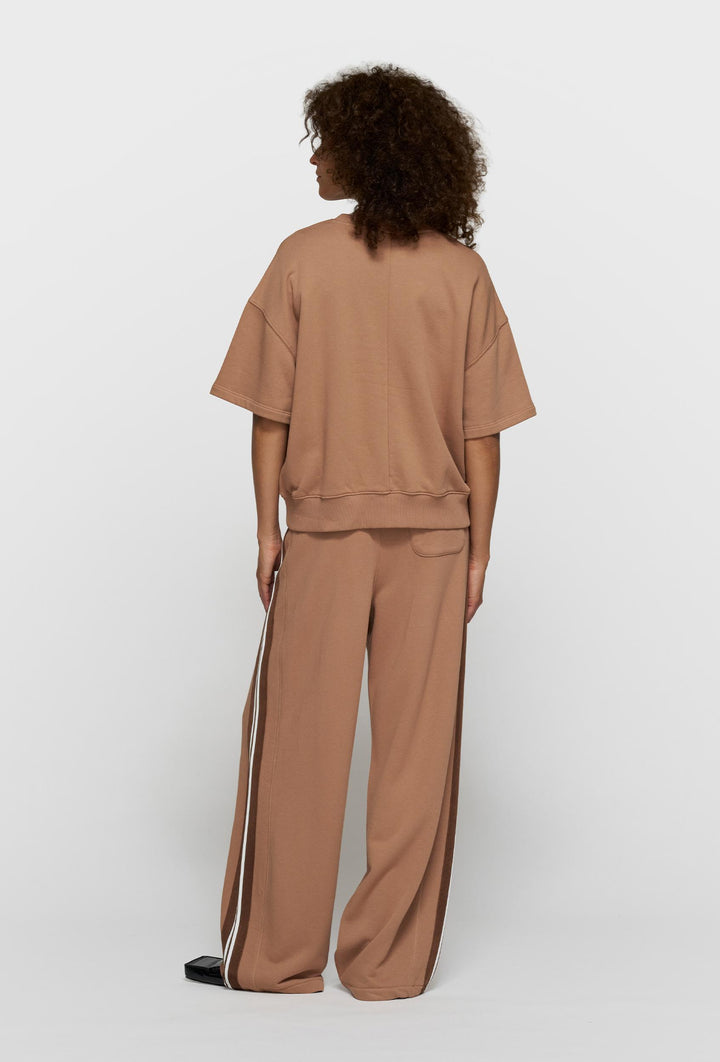 Bluza oversize z haftowanym logo