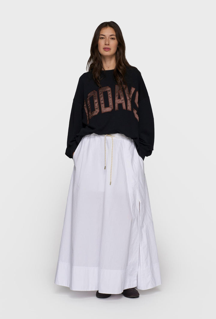 Czarna bluza w czarnym kolorze z nadrukiem