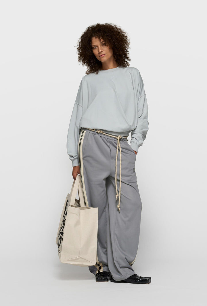 Bluza oversize z artystycznym haftem „10DAYS”