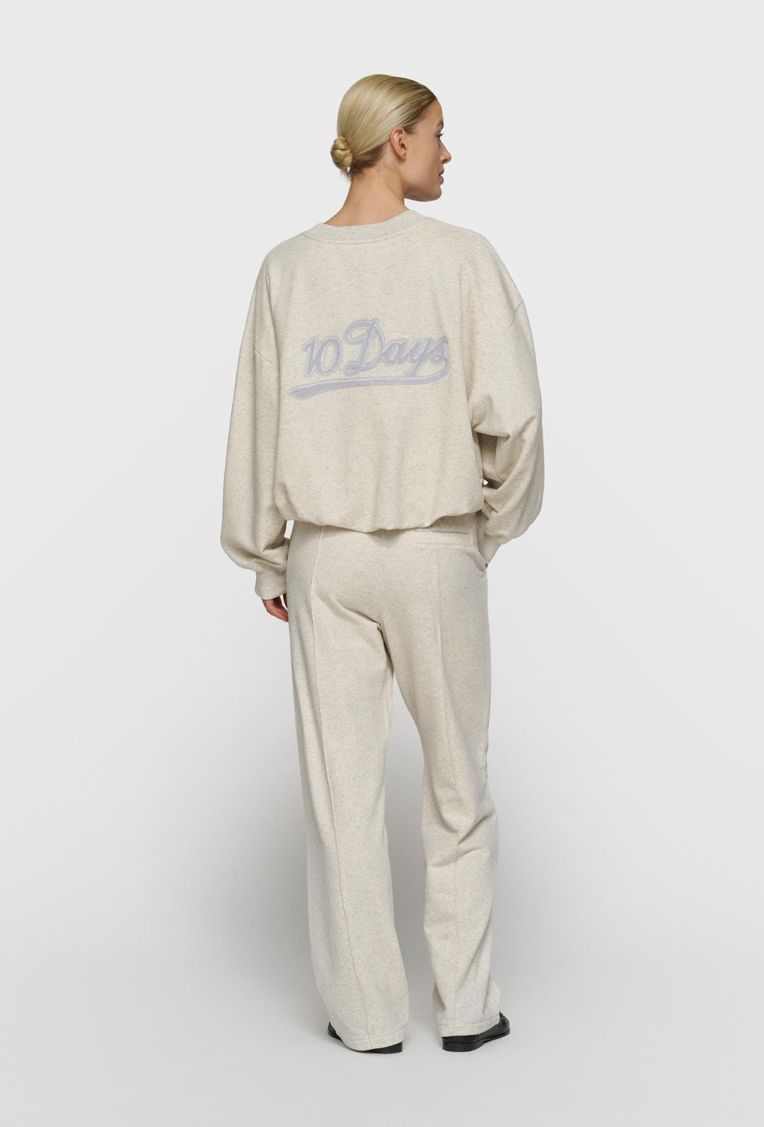 Bluza damska oversize 10DAYS z haftowanym logo na plecach