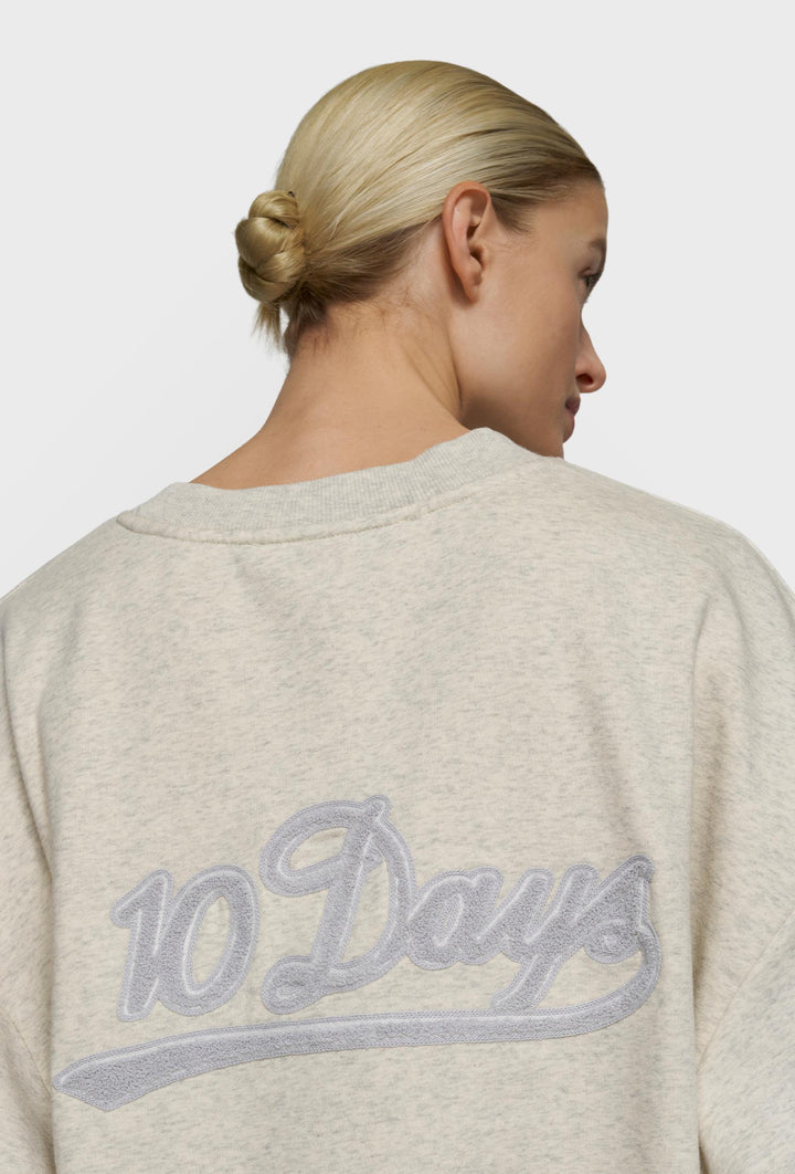 Bluza damska oversize 10DAYS z haftowanym logo na plecach