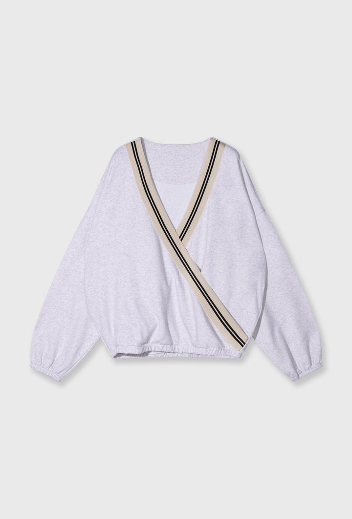 Bluza w jednolitym szarym kolorze z dekoltem "V"