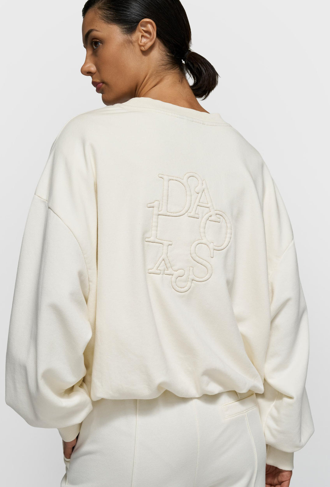 Bluza oversize z haftowanym logo na plecach