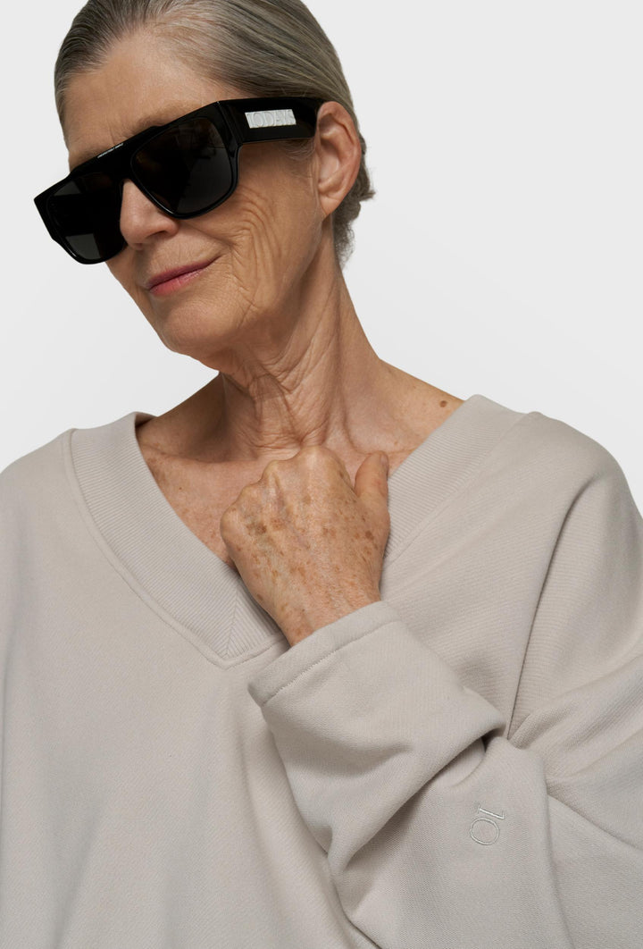 Bluza damska 10DAYS oversize z dekoltem V i haftem na plecach