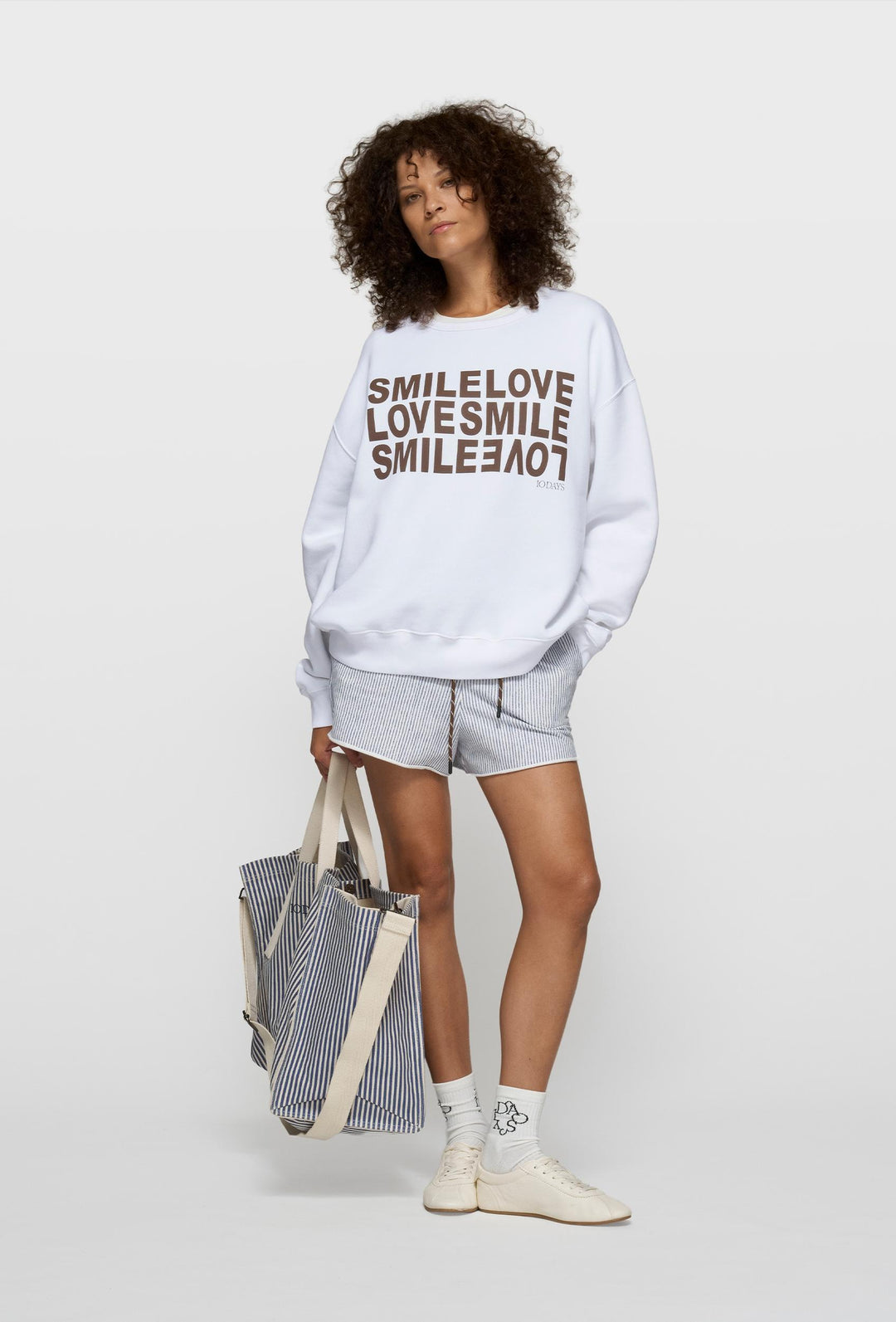 Bluza oversize z grafiką „SMILE LOVE”