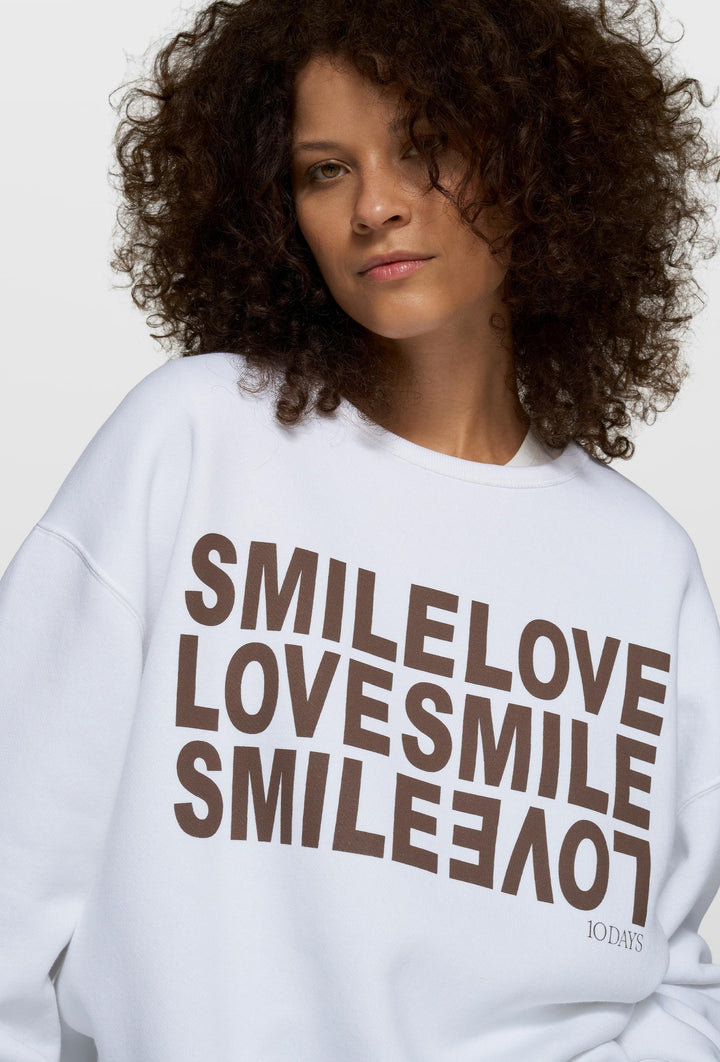 Bluza oversize z grafiką „SMILE LOVE”