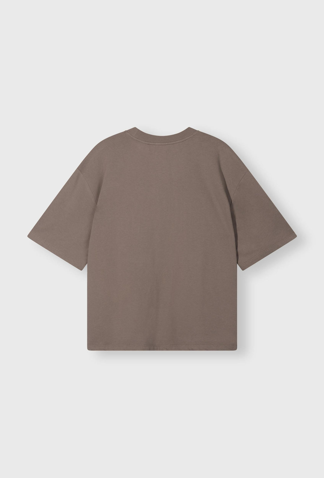 Luźny T-shirt w kolorze mokka z satynową aplikacją