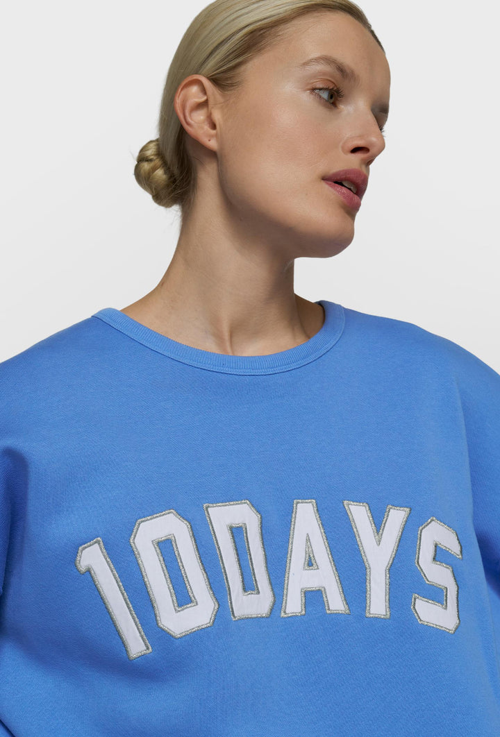 Niebieska bluza damska 10DAYS z aplikacją logo